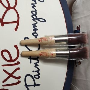 Dixie Belle ROUND BRUSH